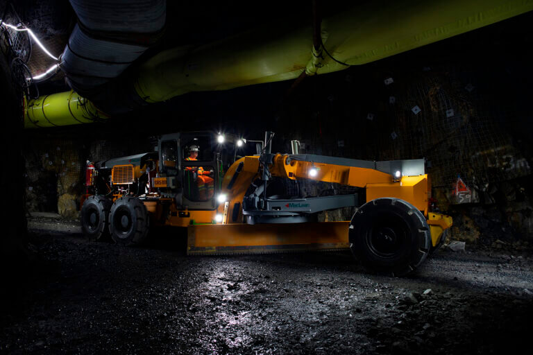 MacLean GR5 Motor Grader